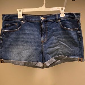 LOFT Blue Jean Short Size 32/14